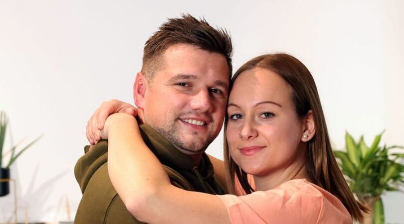 OMG: Gaat Bert vreemd bij zijn nieuwe vriendin of loopt Delphine alleen te stoken?