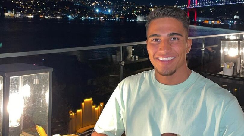 Het leven van Mert van Love Island loopt blijkbaar niet op rolletjes na de break met Joan