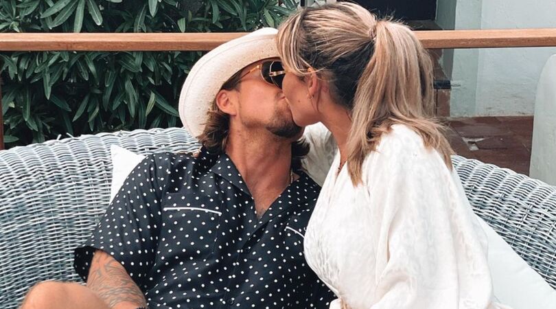 Aha: h&eacute;t bewijs dat Andr&eacute; Hazes en Sarah van Soelen toch echt uit elkaar zijn