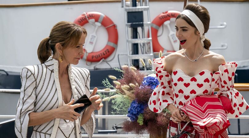 Yes: Netflix heeft het derde &eacute;n vierde seizoen van Emily in Paris bevestigd