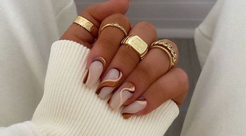 Deze struggles herken jij sowieso als je lange nagels hebt