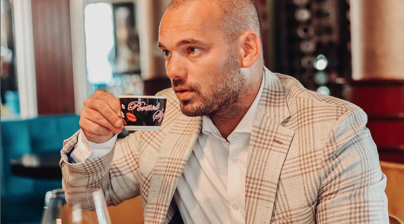 OMG: Wesley Sneijder gaat met de vriendin van Sarah van Soelen