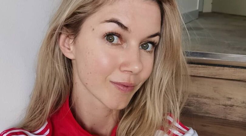 Shocking: zoveel verdient voetbalster Anouk Hoogendijk