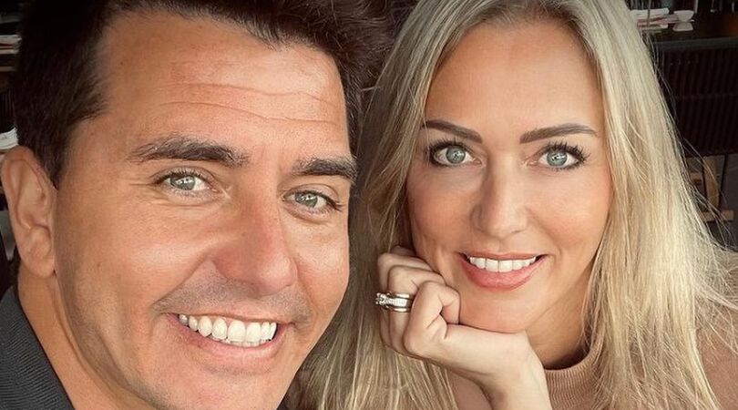 Oei: Jan Smit ontvolgt zus Monique op Instagram