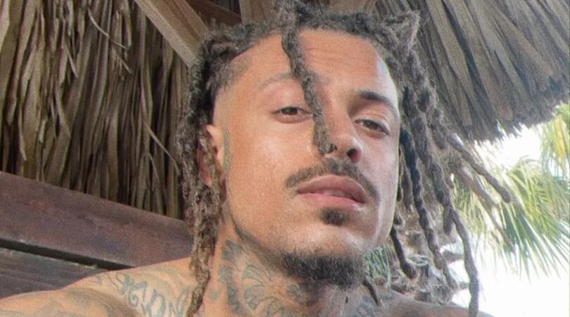 quentin van ex on the beach