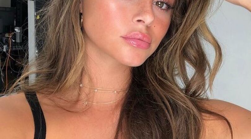 Uhm, wat? TikTokkers stoppen hun foundation massaal in water om d&eacute;ze reden!