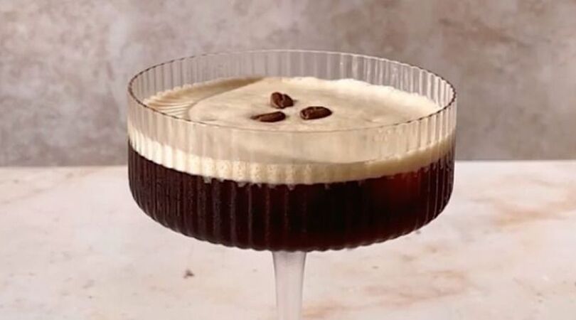 espresso martini met parmazaanse kaas
