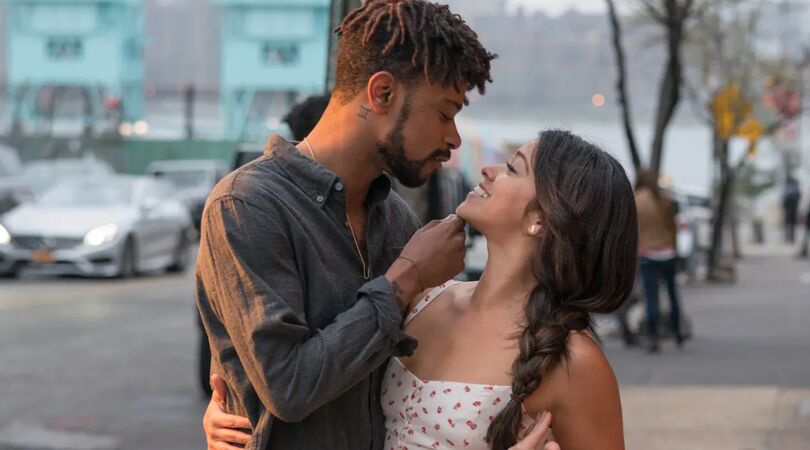 Een koppel op straat.