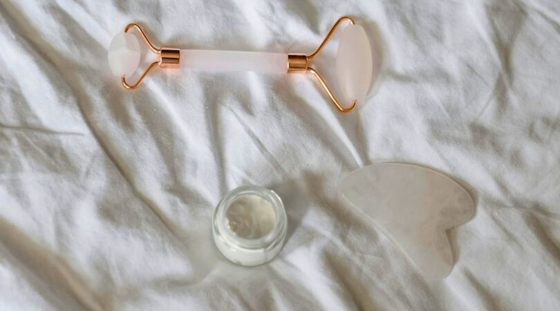 zo gebruik je gua sha