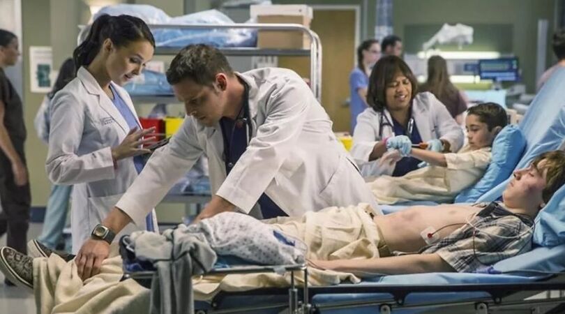 Hu! Zo filmen ze operatie scenes in Greys Anatomy