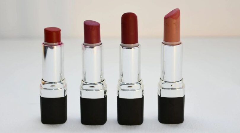 4 verschillende lippenstift vormen op een rijtje.
