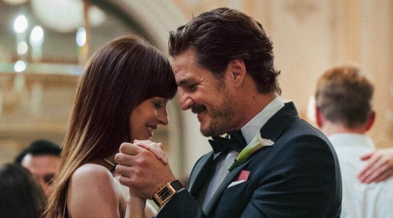 Dakota Johnson en Pedro Pascal in Materialists.