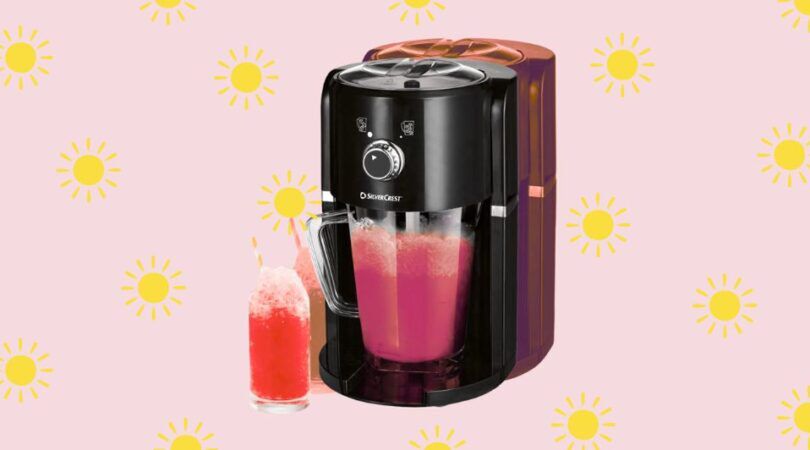 Slush puppy machine op een achtergrond van roze en zonnetjes.