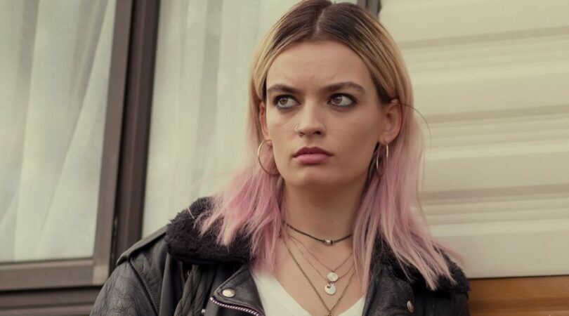 Meisje kijkt ge&iuml;rriteerd.