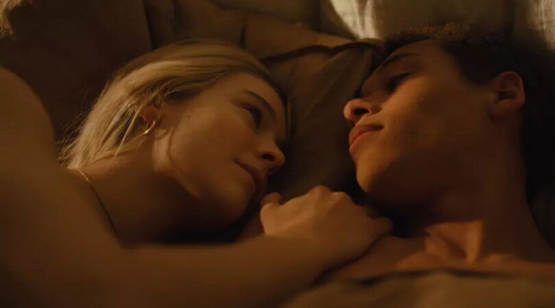 twee mensen die samen in bed liggen