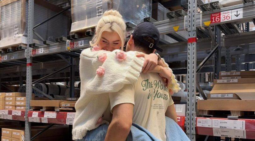 een koppel in de ikea