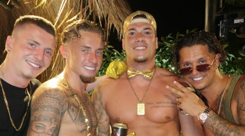 Foto van Nick, Dani, Marc-Junior en Jay.