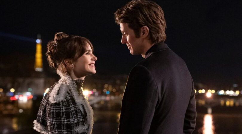 Gabriel en Emily kijken elkaar aan.