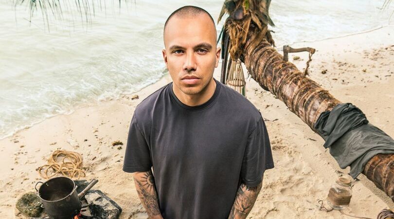 Nordin van Expeditie Robinson poseert voor een promo foto.