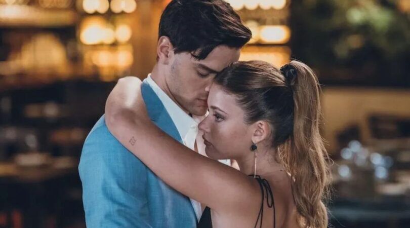 Noah en Nick zijn aan het dansen.