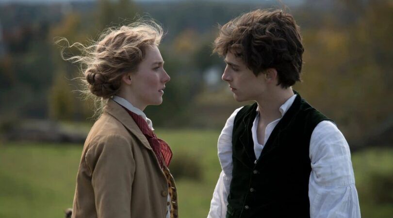 Een man en vrouw hebben oogcontact.