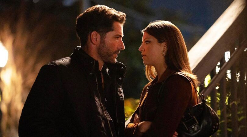 Een koppel kijkt elkaar vol lust aan.