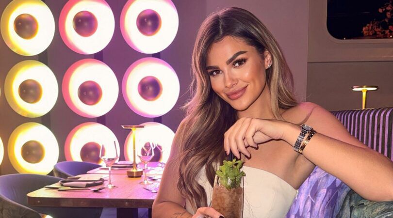 Estelle Kieft poseert voor een foto.