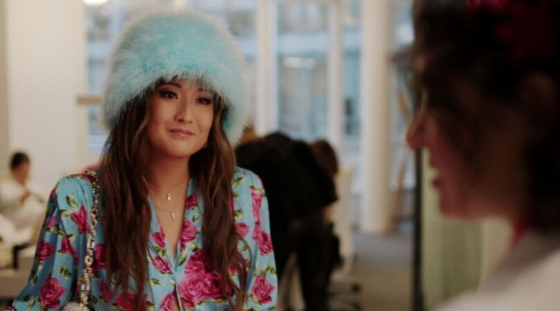 Mindy uit Emily in Paris.