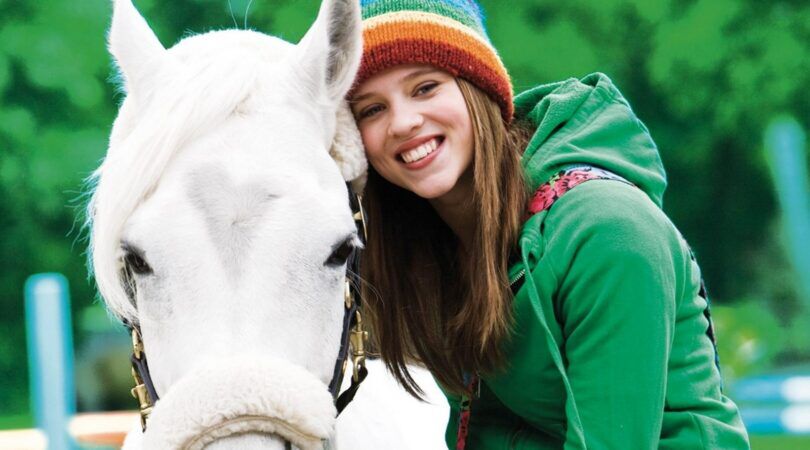 Paard Amika en Merel uit de serie Amika.