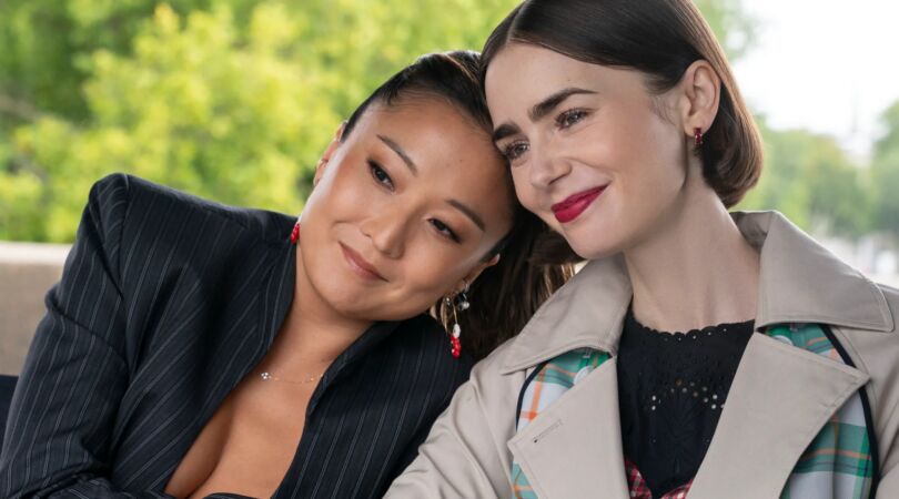 Lily Collins en Ashley Park.