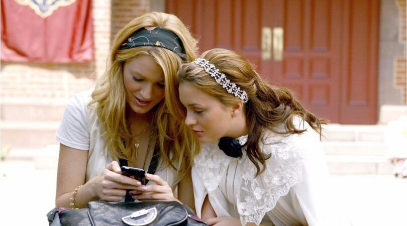 Serena en Blair uit Gossip Girl zitten samen.