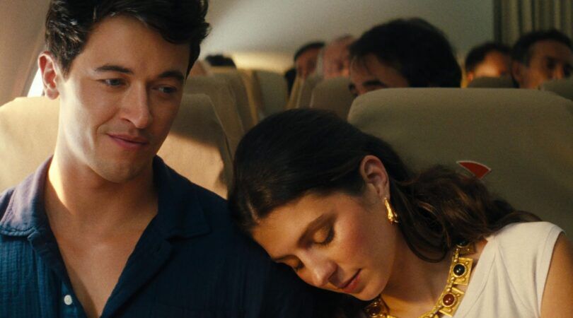 Alex en Poppy uit de film People We Meet on Vacation.