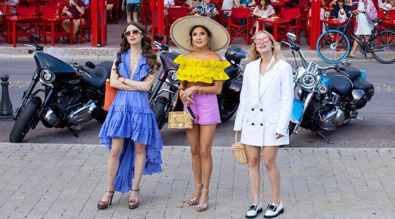 Emily, Mindy en Camille uit Emily in Paris.