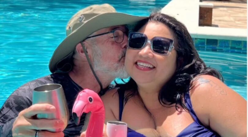 Robin en Pearl samen in een zwembad in Suriname