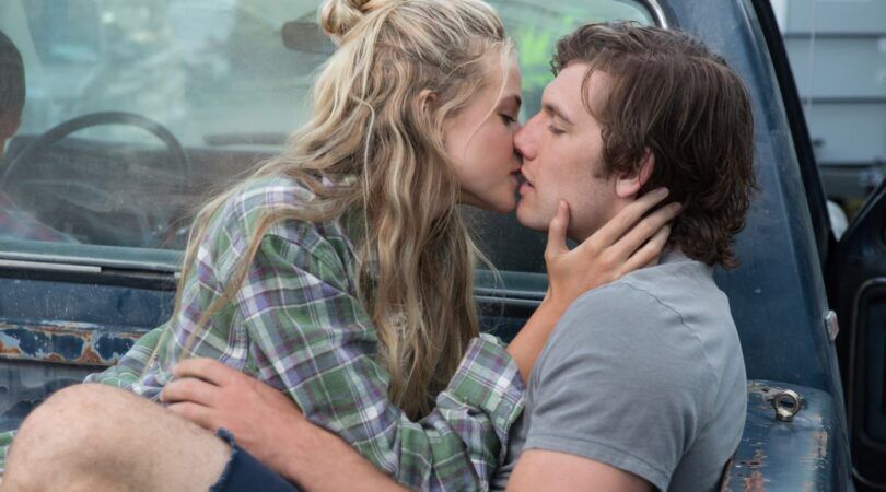 Alex Pettyfer en Gabriella Wilde in Endless Love