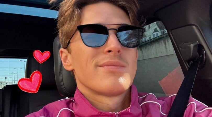 Selfie van Antoon in de auto.