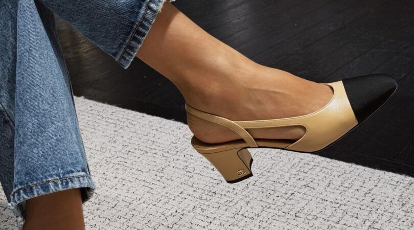 Two-toned hakken van Chanel.