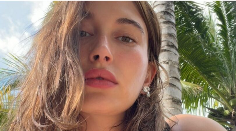 Hailey Bieber.