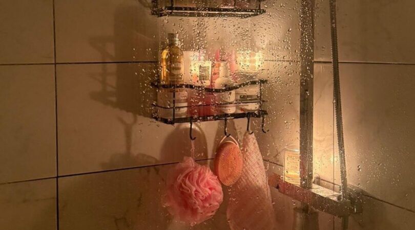 Douche met producten.