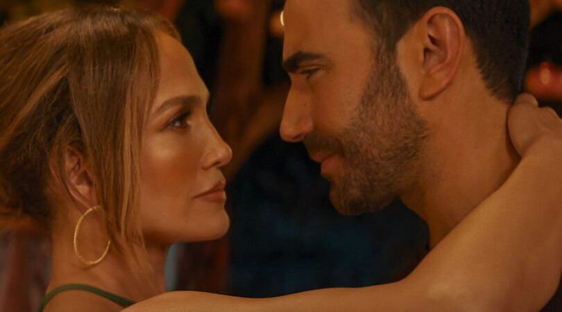 Jennifer Lopez in de film Office Romance.