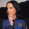 Katy Perry in haar ruimtepak.