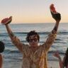 harry styles met watermeloenen in de watermelon sugar videoclip