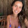 Foto van influencer Monica Geuze. Ze is op vakantie.