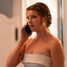 Bree uit Tell Me Lies is aan het bellen.