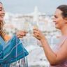 Christina Wolfe en Leighton Meester in The Weekend Away.