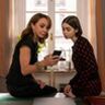 Scene uit Emily in Paris.