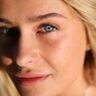 Vrouw met blauwe ogen.