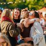 Bezoekers van TAPT, een borrelfestival in Amsterdam