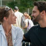 Lily Reinhart en Tom Bateman in The Love Hypothesis