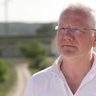 Edwin in B&B Vol Liefde is betrapt op een leugen.